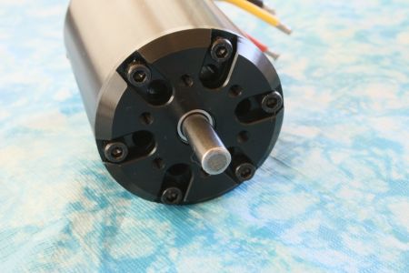 SSS BL Motor 5694/650KV / 9D
