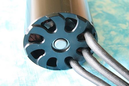 BL Motor SSS 56123/700KV