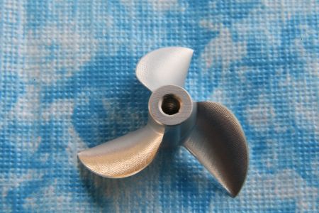CNC Alu Propeller 37/3 x1,7 Fahrfertig links, M4 links