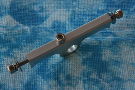 T- Bar für Elo, Steven- Halter