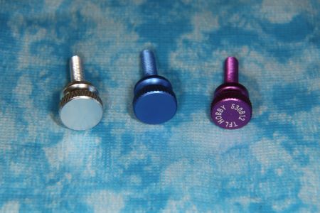 Alu Rändelschraube M4 x 24 mm
