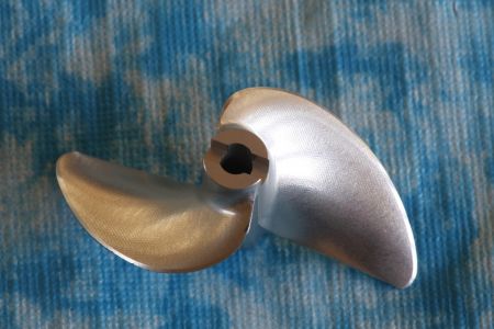 CNC Alu Propeller 56/2 x1,9 Fahrfertig links