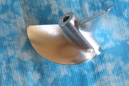 CNC Alu Propeller 68/2 x1,9 Fahrfertig rechts