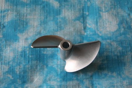 CNC Alu Propeller 47/2 x1,4 Fahrfertig links, X- Serie