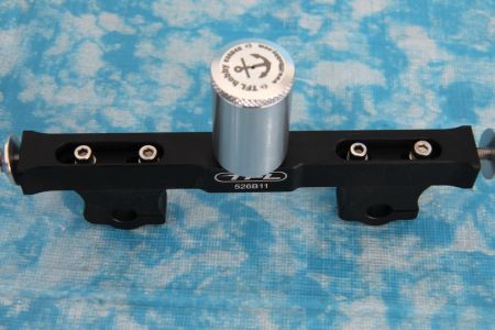 T- Bar doppel, Zweimotorig, Steven- Halter, schwarz