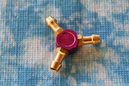 Kühlwasser- Verteiler Y- Stück mittel, silber