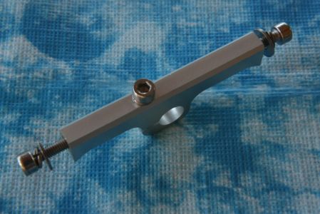T- Bar für Elo, Steven- Halter